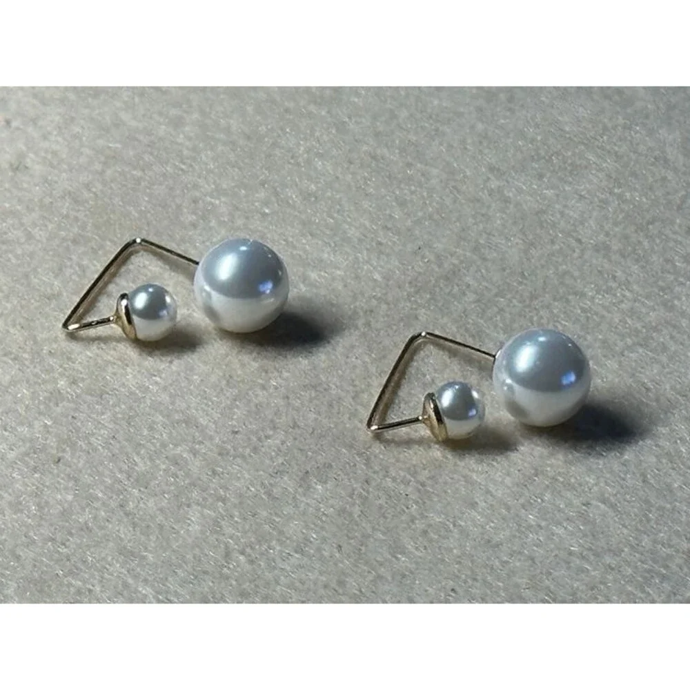 gold tone triangle wire double pearl drop earrings modern minimalist nwt new